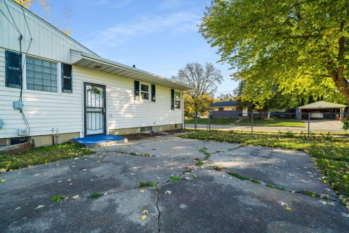 417 27th, ROCKFORD, Illinois 61108, 3 Bedrooms Bedrooms, ,2 BathroomsBathrooms,House,For Sale,27th,202506922