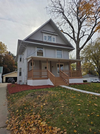 111 Empire, FREEPORT, Illinois 61032, 4 Bedrooms Bedrooms, ,2 BathroomsBathrooms,House,For Sale,Empire,202506931