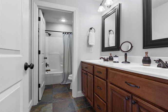 6216 Schaumburg, ROSCOE, Illinois 61073, 4 Bedrooms Bedrooms, ,2 BathroomsBathrooms,House,For Sale,Schaumburg,202506932