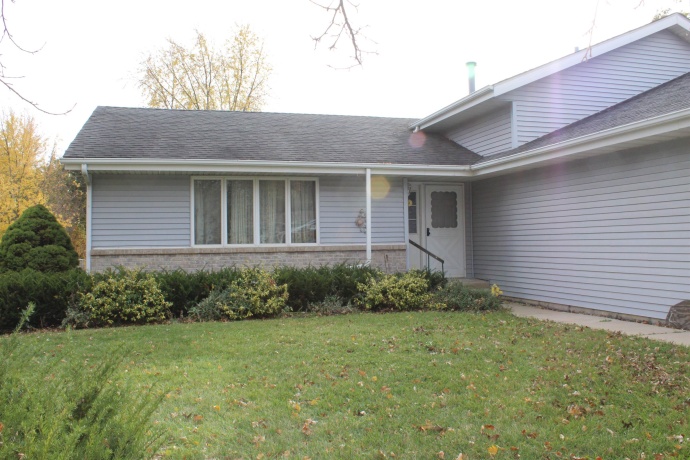 5927 Linden, ROCKFORD, Illinois 61109, 4 Bedrooms Bedrooms, ,2 BathroomsBathrooms,House,For Sale,Linden,202506936