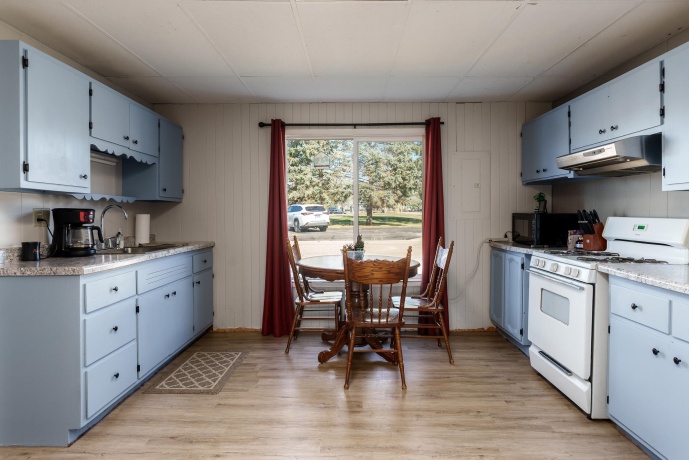 428 Chapel, ROCKTON, Illinois 61072, 2 Bedrooms Bedrooms, ,1 BathroomBathrooms,House,For Sale,Chapel,202506939