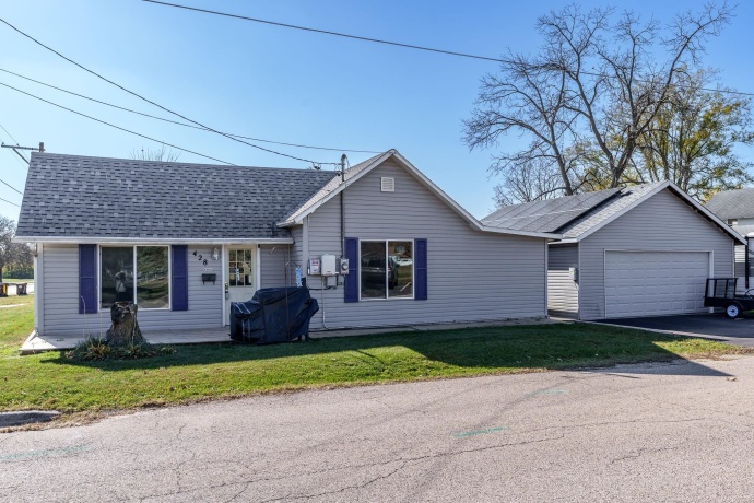 428 Chapel, ROCKTON, Illinois 61072, 2 Bedrooms Bedrooms, ,1 BathroomBathrooms,House,For Sale,Chapel,202506939