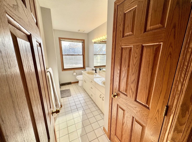 3558 Burlwood, ROCKFORD, Illinois 61114, 5 Bedrooms Bedrooms, ,3 BathroomsBathrooms,House,For Sale,Burlwood,202506946