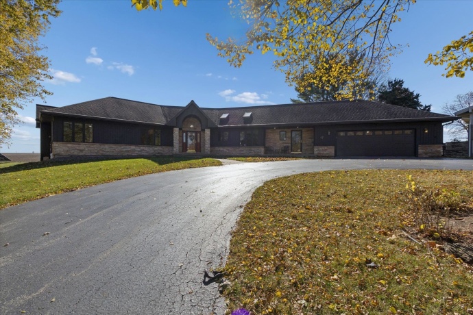 97 Highcrest, SHANNON, Illinois 61078, 2 Bedrooms Bedrooms, ,2 BathroomsBathrooms,House,For Sale,Highcrest,202506948