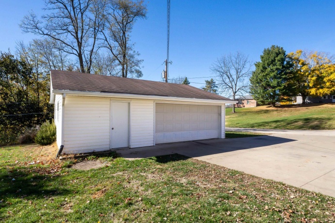 620 Clinton, GALENA, Illinois 61036, 3 Bedrooms Bedrooms, ,1 BathroomBathrooms,House,For Sale,Clinton,202506960