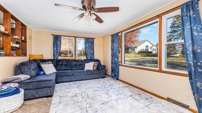 620 Clinton, GALENA, Illinois 61036, 3 Bedrooms Bedrooms, ,1 BathroomBathrooms,House,For Sale,Clinton,202506960