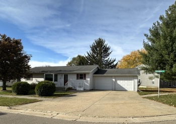 401 Shumway, LENA, Illinois 61048, 2 Bedrooms Bedrooms, ,2 BathroomsBathrooms,House,For Sale,Shumway,202506966