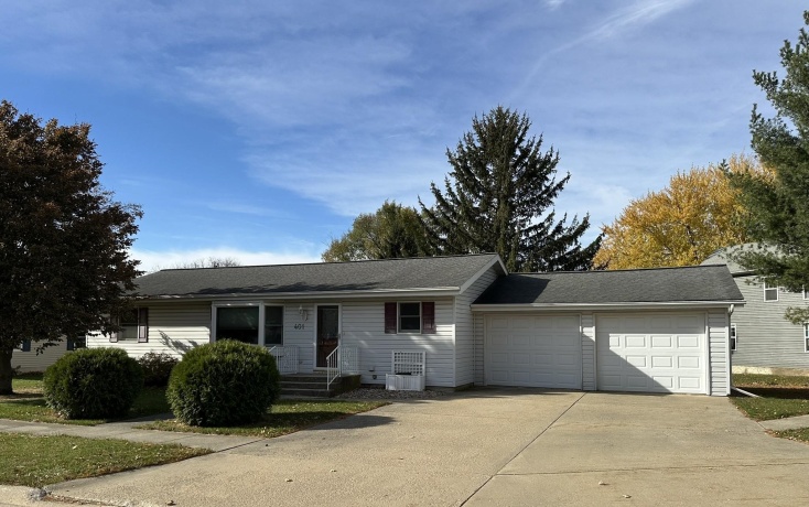 401 Shumway, LENA, Illinois 61048, 2 Bedrooms Bedrooms, ,2 BathroomsBathrooms,House,For Sale,Shumway,202506966