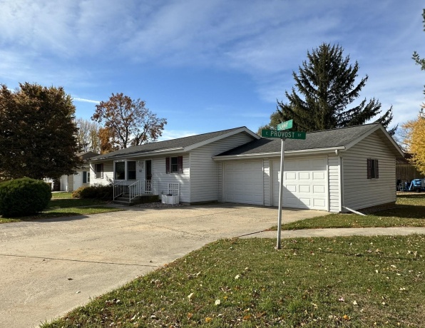 401 Shumway, LENA, Illinois 61048, 2 Bedrooms Bedrooms, ,2 BathroomsBathrooms,House,For Sale,Shumway,202506966