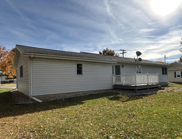 401 Shumway, LENA, Illinois 61048, 2 Bedrooms Bedrooms, ,2 BathroomsBathrooms,House,For Sale,Shumway,202506966
