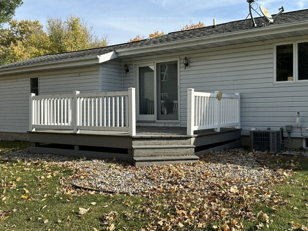 401 Shumway, LENA, Illinois 61048, 2 Bedrooms Bedrooms, ,2 BathroomsBathrooms,House,For Sale,Shumway,202506966