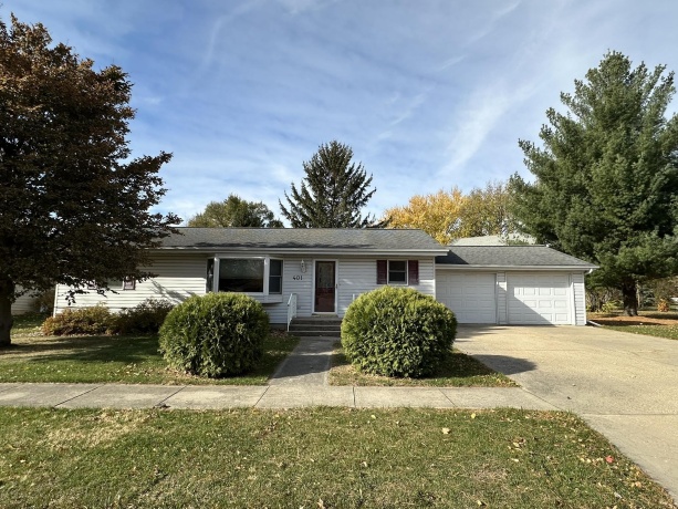 401 Shumway, LENA, Illinois 61048, 2 Bedrooms Bedrooms, ,2 BathroomsBathrooms,House,For Sale,Shumway,202506966