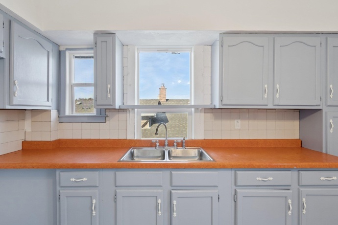 434 16th, ROCKFORD, Illinois 61104, ,2 Units,For Sale,16th,202506216