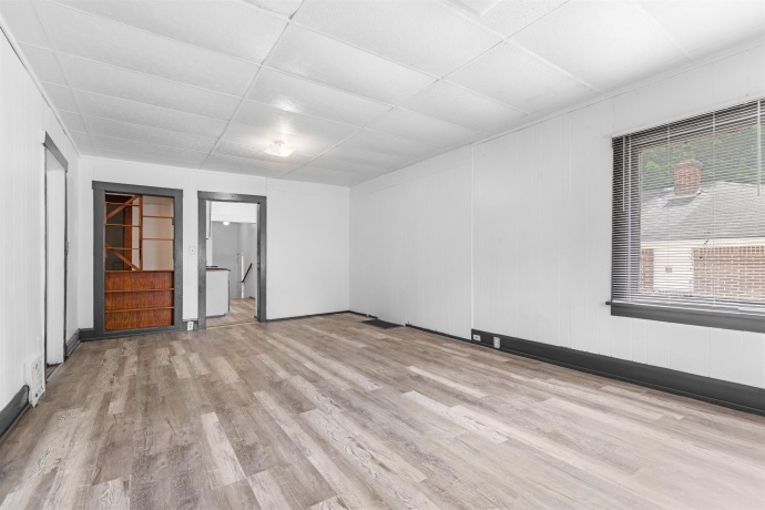 617 Central, ROCKFORD, Illinois 61101, 4 Bedrooms Bedrooms, ,1 BathroomBathrooms,House,For Sale,Central,202504846