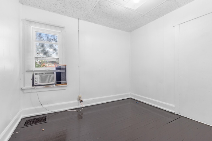 617 Central, ROCKFORD, Illinois 61101, 4 Bedrooms Bedrooms, ,1 BathroomBathrooms,House,For Sale,Central,202504846