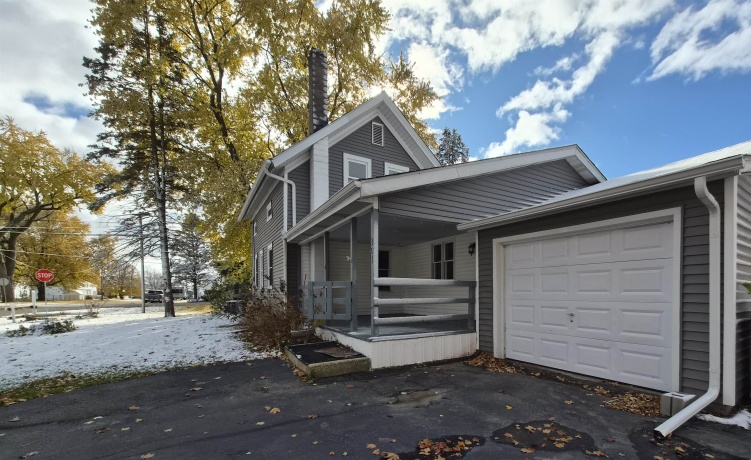 301 Main, DURAND, Illinois 61024, 4 Bedrooms Bedrooms, ,2 BathroomsBathrooms,House,For Sale,Main,202506981