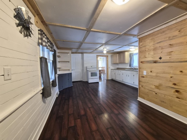 301 Main, DURAND, Illinois 61024, 4 Bedrooms Bedrooms, ,2 BathroomsBathrooms,House,For Sale,Main,202506981