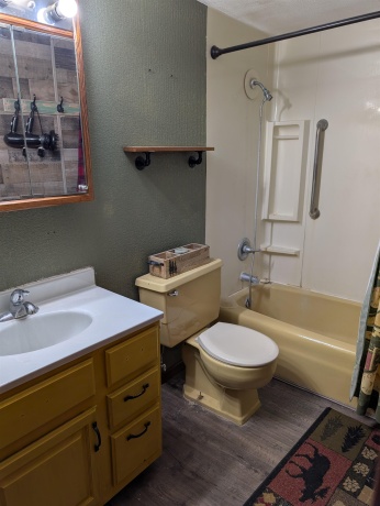 2042 Kenneth, FREEPORT, Illinois 61032, 5 Bedrooms Bedrooms, ,2 BathroomsBathrooms,House,For Sale,Kenneth,202506988