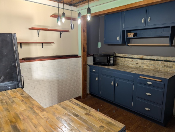 2042 Kenneth, FREEPORT, Illinois 61032, 5 Bedrooms Bedrooms, ,2 BathroomsBathrooms,House,For Sale,Kenneth,202506988