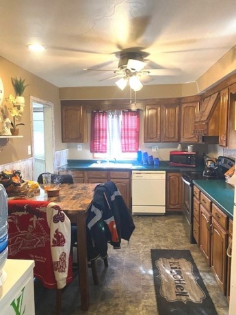 826 Park Blvd., FREEPORT, Illinois 61032, 4 Bedrooms Bedrooms, ,1 BathroomBathrooms,House,For Sale,Park Blvd.,202506993