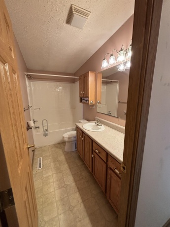 5647 BUTTERCUP, MACHESNEY PARK, Illinois 61115, 3 Bedrooms Bedrooms, ,2 BathroomsBathrooms,House,For Sale,BUTTERCUP,202506995