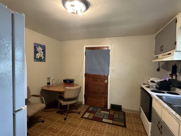 627 Homer, FREEPORT, Illinois 61032, 2 Bedrooms Bedrooms, ,1 BathroomBathrooms,House,For Sale,Homer,202507000