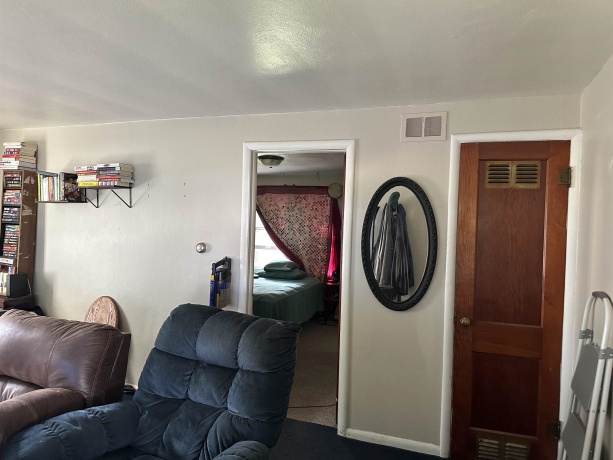 627 Homer, FREEPORT, Illinois 61032, 2 Bedrooms Bedrooms, ,1 BathroomBathrooms,House,For Sale,Homer,202507000