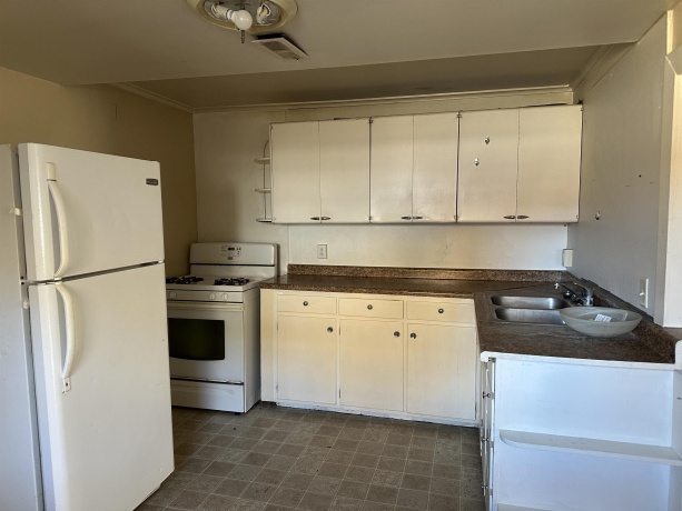 43-45 Iroquois, FREEPORT, Illinois 61032, ,2 Units,For Sale,Iroquois,202506996