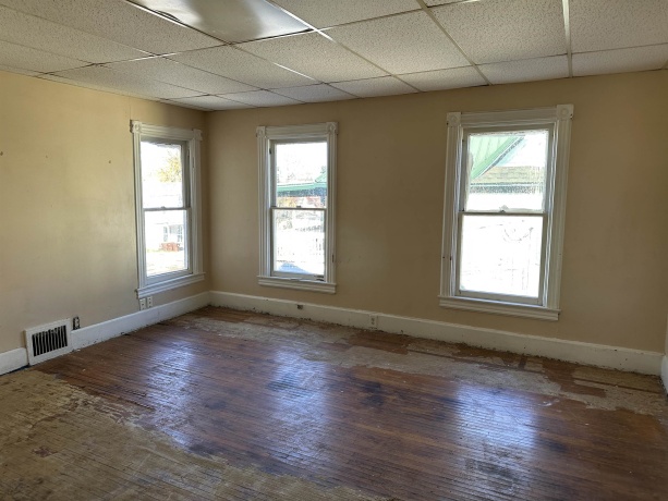 1109 Carroll, FREEPORT, Illinois 61032, ,2 Units,For Sale,Carroll,202506998