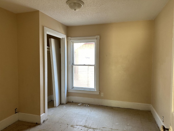 1109 Carroll, FREEPORT, Illinois 61032, ,2 Units,For Sale,Carroll,202506998