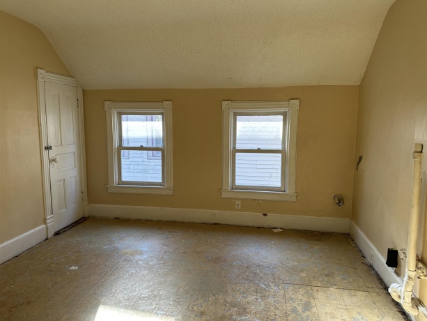 1109 Carroll, FREEPORT, Illinois 61032, ,2 Units,For Sale,Carroll,202506998