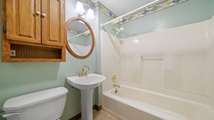 3304 Chadwick, ROCKFORD, Illinois 61108, 3 Bedrooms Bedrooms, ,1 BathroomBathrooms,House,For Sale,Chadwick,202506062