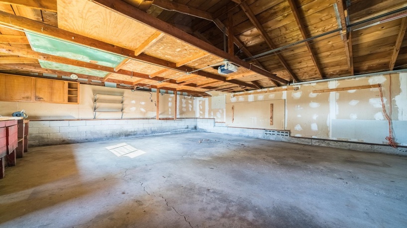 3304 Chadwick, ROCKFORD, Illinois 61108, 3 Bedrooms Bedrooms, ,1 BathroomBathrooms,House,For Sale,Chadwick,202506062