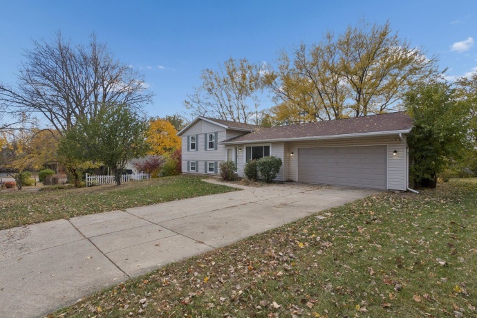 3414 Carrara, ROCKFORD, Illinois 61114, 3 Bedrooms Bedrooms, ,2 BathroomsBathrooms,House,For Sale,Carrara,202507003