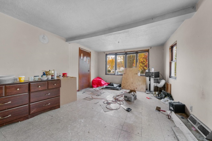 528 Olive, LOVES PARK, Illinois 61111, 2 Bedrooms Bedrooms, ,1 BathroomBathrooms,House,For Sale,Olive,202507007