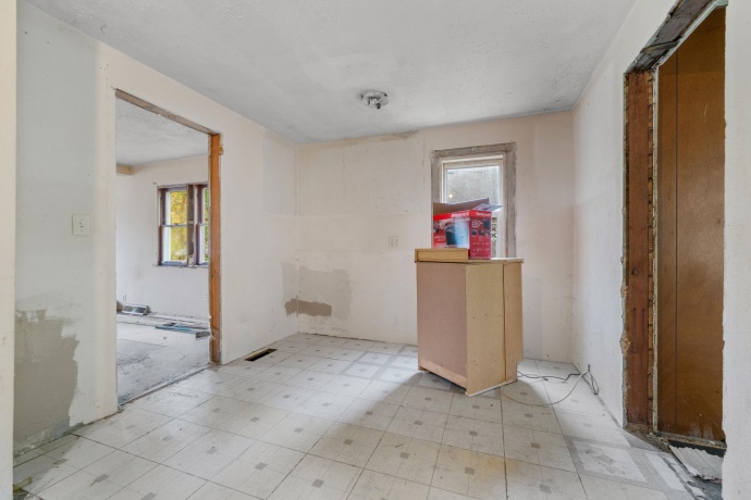 528 Olive, LOVES PARK, Illinois 61111, 2 Bedrooms Bedrooms, ,1 BathroomBathrooms,House,For Sale,Olive,202507007