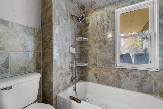 528 Olive, LOVES PARK, Illinois 61111, 2 Bedrooms Bedrooms, ,1 BathroomBathrooms,House,For Sale,Olive,202507007