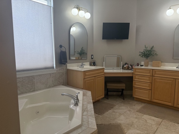 12434 Kings Point, LOVES PARK, Illinois 61111, 3 Bedrooms Bedrooms, ,2 BathroomsBathrooms,House,For Sale,Kings Point,202507008