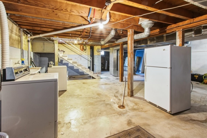 1017 Galena, DIXON, Illinois 61021, 2 Bedrooms Bedrooms, ,1 BathroomBathrooms,House,For Sale,Galena,202507026