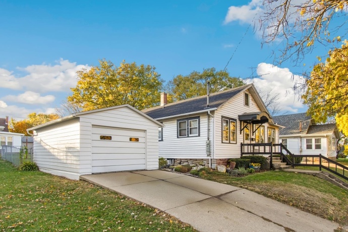 1017 Galena, DIXON, Illinois 61021, 2 Bedrooms Bedrooms, ,1 BathroomBathrooms,House,For Sale,Galena,202507026