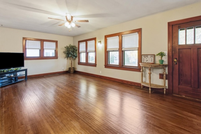 1017 Galena, DIXON, Illinois 61021, 2 Bedrooms Bedrooms, ,1 BathroomBathrooms,House,For Sale,Galena,202507026