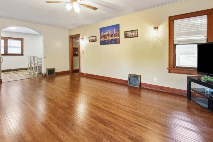 1017 Galena, DIXON, Illinois 61021, 2 Bedrooms Bedrooms, ,1 BathroomBathrooms,House,For Sale,Galena,202507026