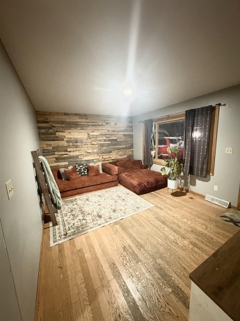 810 Pettit, MACHESNEY PARK, Illinois 61115, 3 Bedrooms Bedrooms, ,1 BathroomBathrooms,House,For Sale,Pettit,202507034