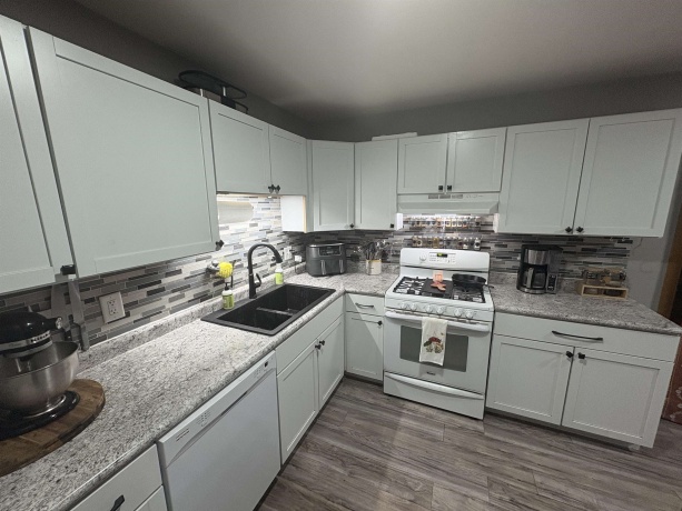 810 Pettit, MACHESNEY PARK, Illinois 61115, 3 Bedrooms Bedrooms, ,1 BathroomBathrooms,House,For Sale,Pettit,202507034