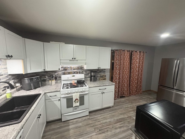 810 Pettit, MACHESNEY PARK, Illinois 61115, 3 Bedrooms Bedrooms, ,1 BathroomBathrooms,House,For Sale,Pettit,202507034