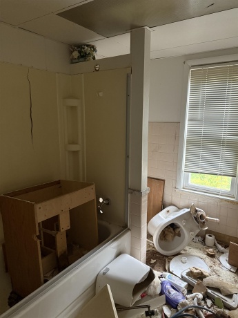 16-18 Green, FREEPORT, Illinois 61032, ,3 - 4 Units,For Sale,Green,202507043