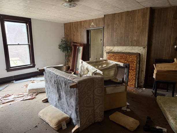 16-18 Green, FREEPORT, Illinois 61032, ,3 - 4 Units,For Sale,Green,202507043