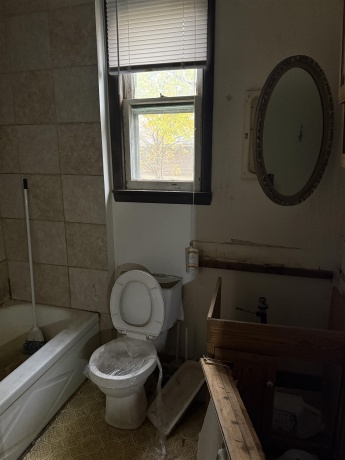 16-18 Green, FREEPORT, Illinois 61032, ,3 - 4 Units,For Sale,Green,202507043