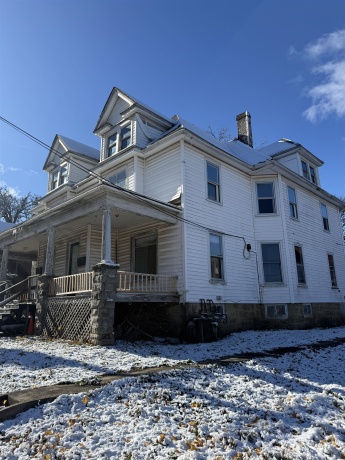 16-18 Green, FREEPORT, Illinois 61032, ,3 - 4 Units,For Sale,Green,202507043