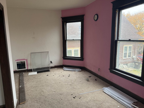 16-18 Green, FREEPORT, Illinois 61032, ,3 - 4 Units,For Sale,Green,202507043